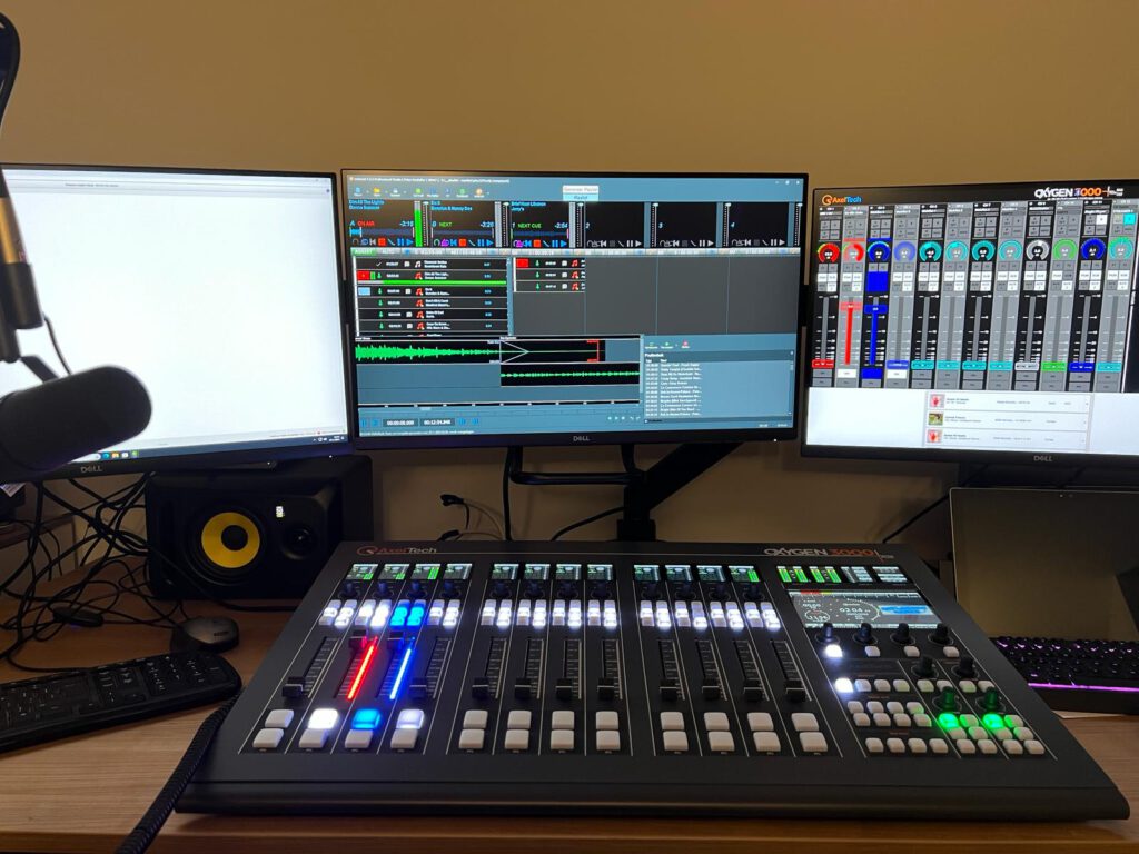 De Oxygen 3000 Mixer en mAirlist Radio Automation van Radio Reflodark